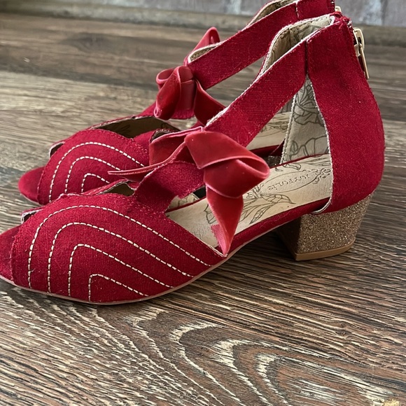 Joyfolie Holiday Cailyn Heels - Picture 4 of 6